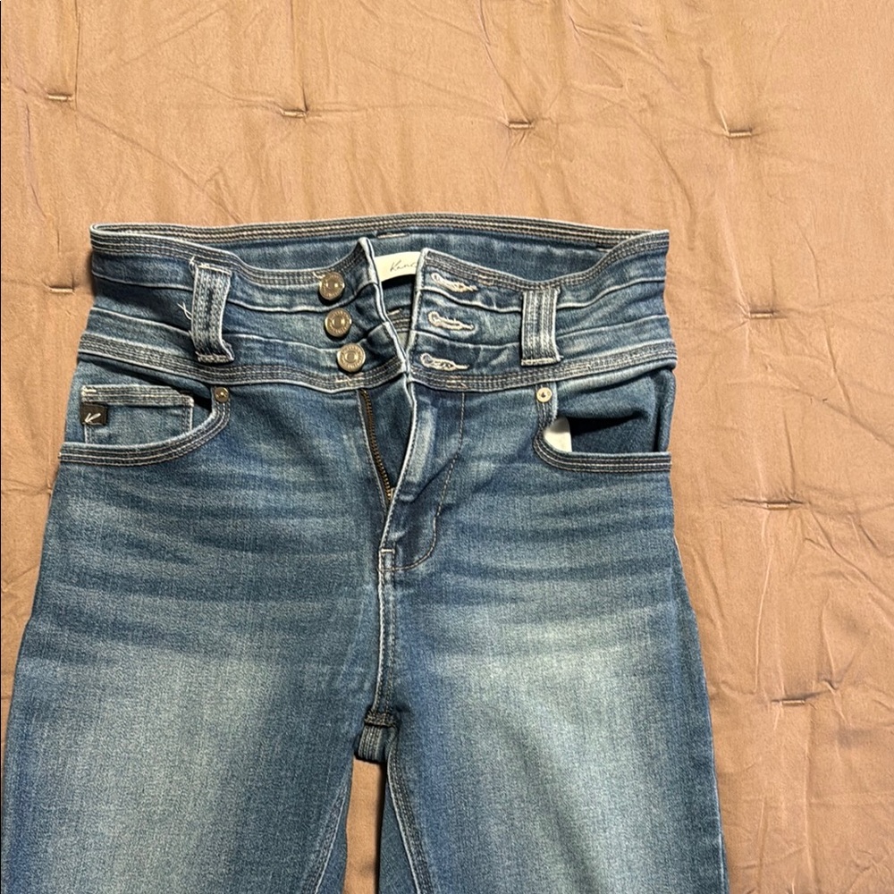 KanCan High Rise Blue Jeans with Classic Denim Look